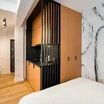 Sunny Studio - Charming Balcony - Romana Square