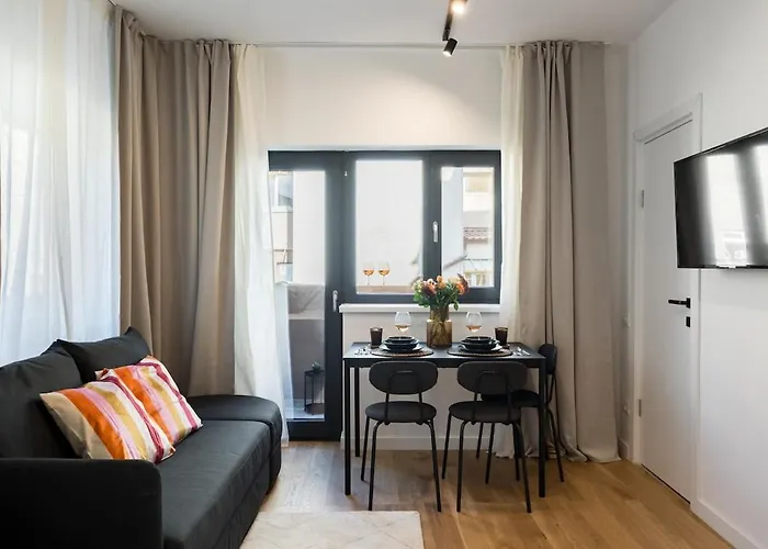 Sunny Studio - Charming Balcony - Romana Square