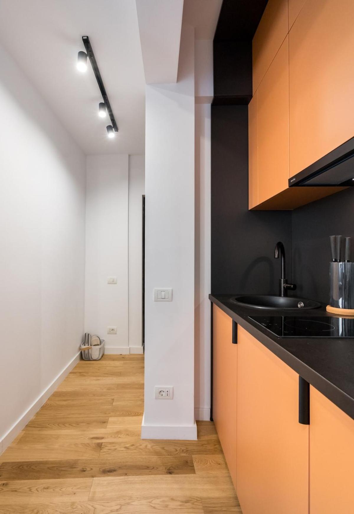 Sunny - Charming Balcony - Romana Square Apartament *
