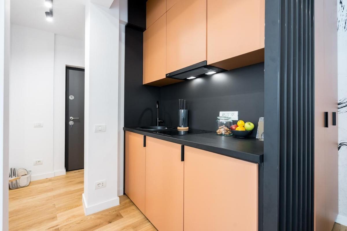 Sunny - Charming Balcony - Romana Square Apartament Bucureşti
