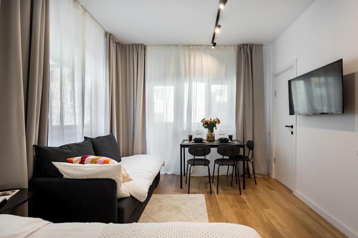 Sunny - Charming Balcony - Romana Square Apartament Bucureşti