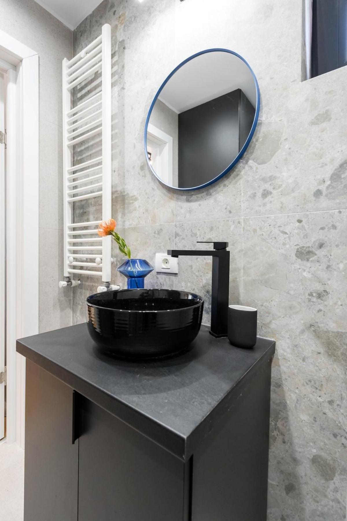 Sunny - Charming Balcony - Romana Square Apartament *