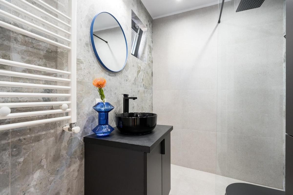 Apartment Sunny - Charming Balcony - Romana Square Bucharest