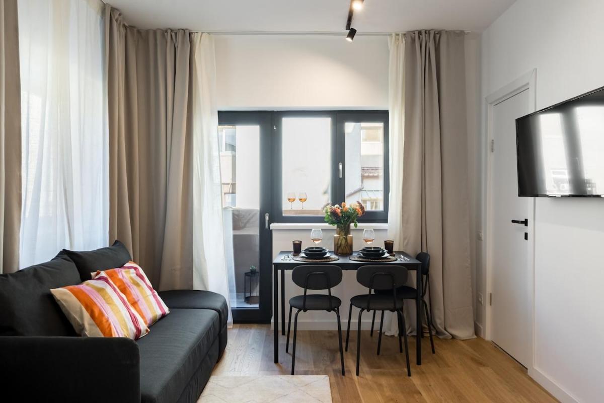Sunny - Charming Balcony - Romana Square Bucureşti