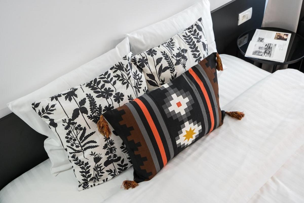 Sunny - Charming Balcony - Romana Square Apartament *