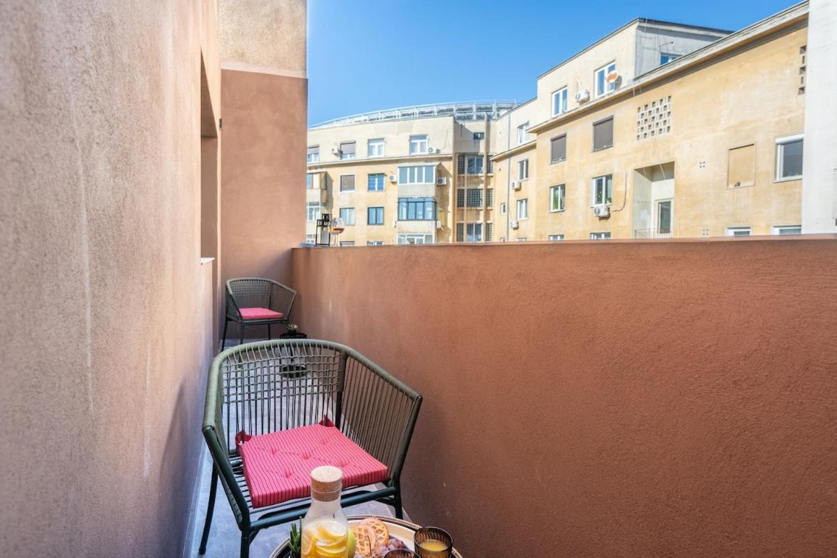Sunny - Charming Balcony - Romana Square *