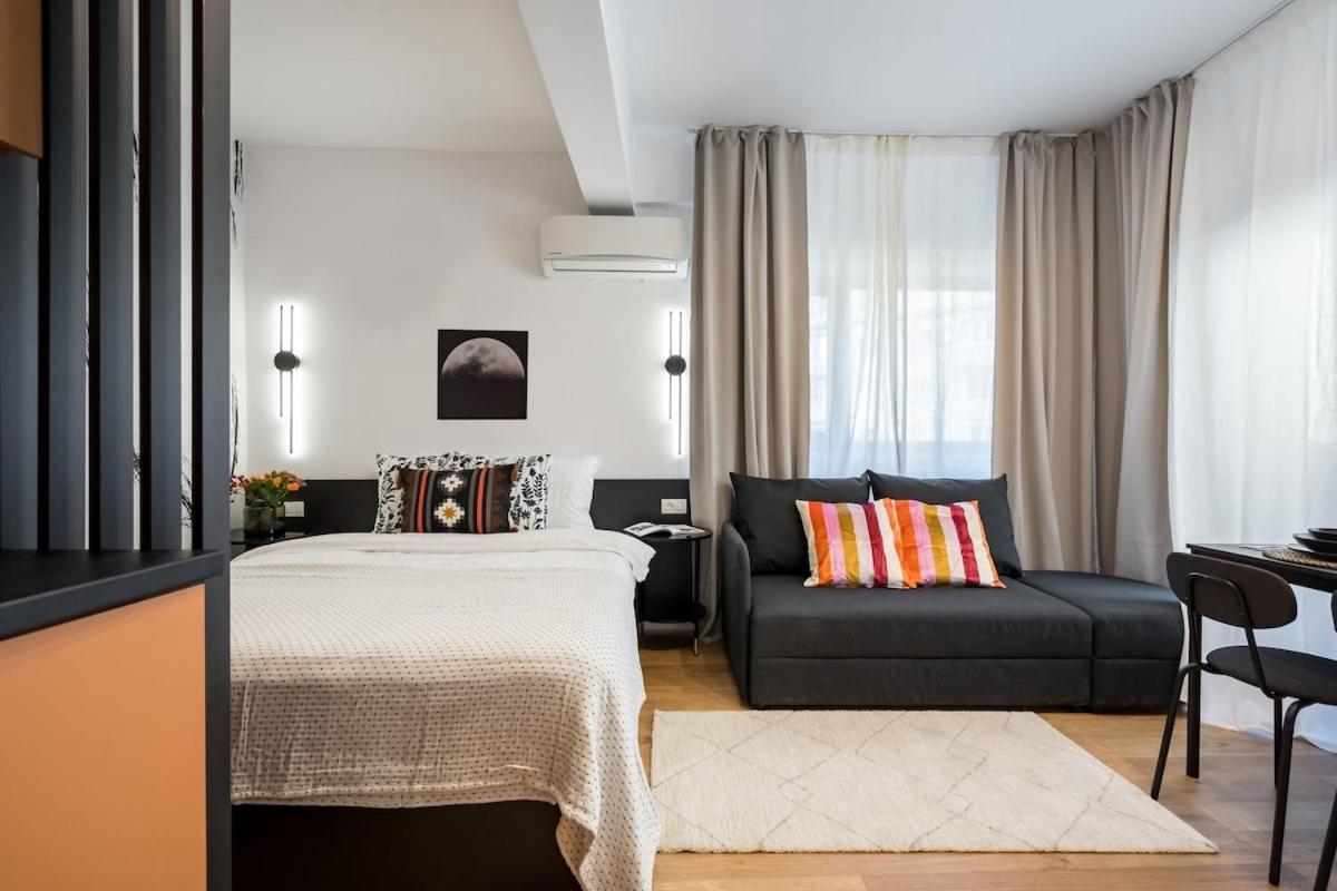Sunny - Charming Balcony - Romana Square